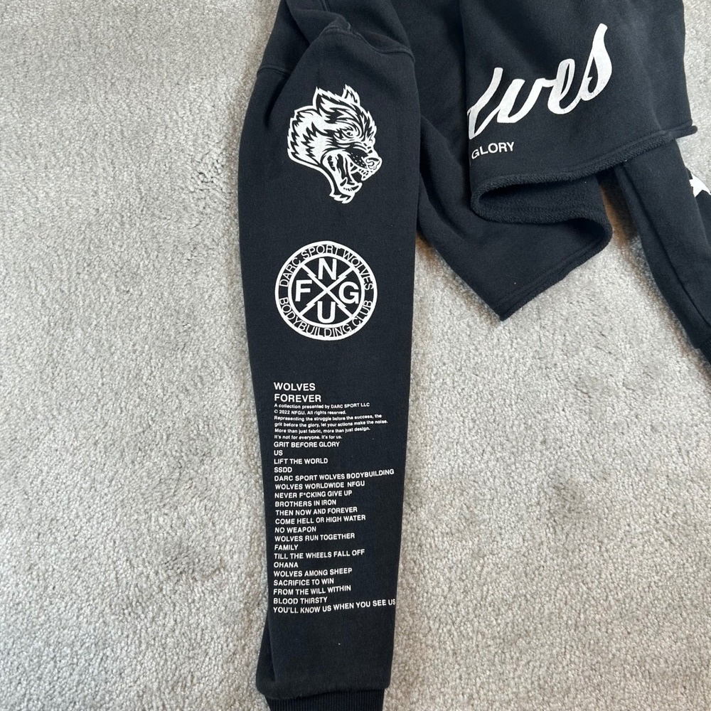 Darc Sport Wolves Grit Before Glory Cropped Sweatshirt Black Limited Edition L - Picture 9 of 15